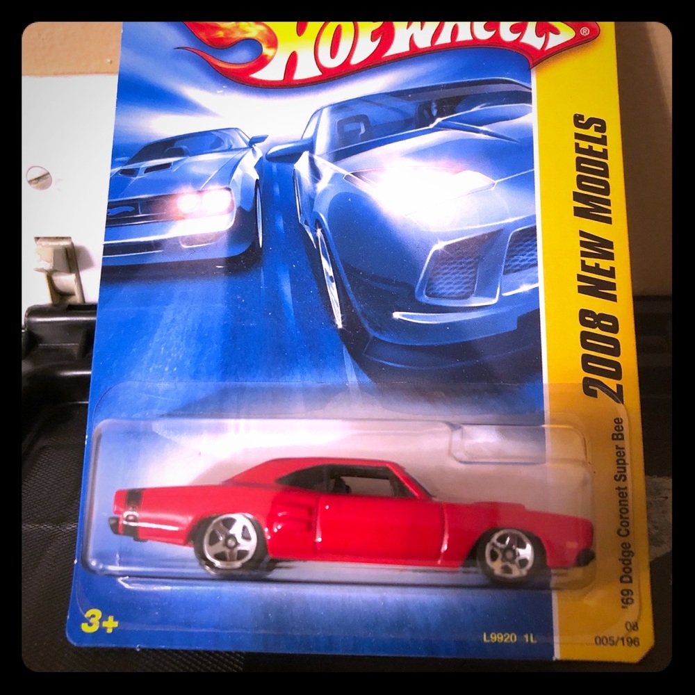 Hotwheels 1969 Dodge coronet super bee - Picture 1 of 1